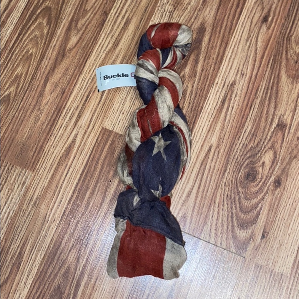 Buckle American flag scarf
